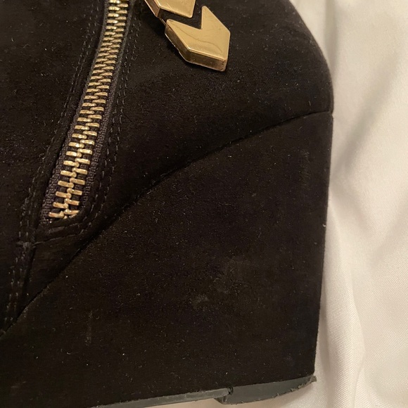 BCBG Wedge Ankle Boot - Picture 13 of 15